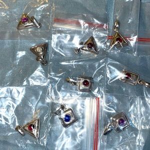 9 pendants multicolor and shapes